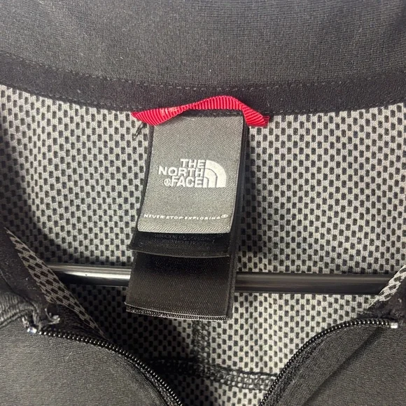 The North Face Womens Quarter Zip Athletic Top XL Black Short Sleeve - Picture 2 of 9